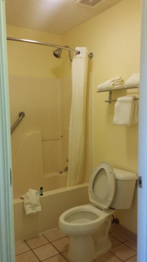 בליית'וויל Deerfield Inn מראה חיצוני תמונה